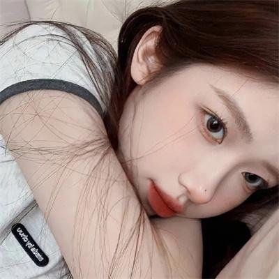 镜中的女孩